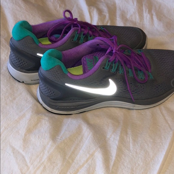 NIKE RUNNING SHOES - Picture 5 of 5